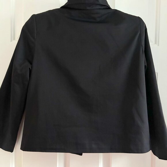 H&M cropped black blazer w ruffle collar and covered buttons - Picture 3 of 15
